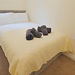 Lisburne Palms Lovely, Spacious 2-Bed Flat Near Torquay Harbour